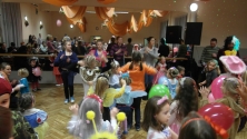 Bal karnawaowy dla dzieci w filii GOK w Bierach